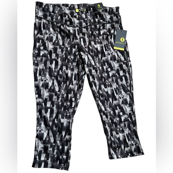 Xersion Jean Georef Black/Gray Performance Fit Capri Size L - Picture 1 of 6
